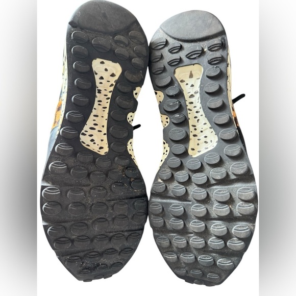 Steve Madden Cliff Animal Print Hidden Wedge Sneakers with Black Accents Sz 9 - Picture 4 of 5